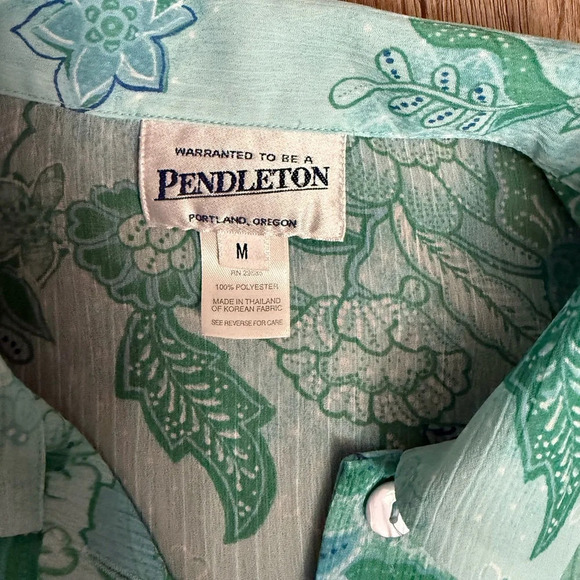 Pendleton • Button Down Floral 3/4 Sleeve Blouse - Picture 3 of 6